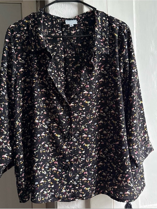 Niche Tops - Black Floral Button-Up Blouse